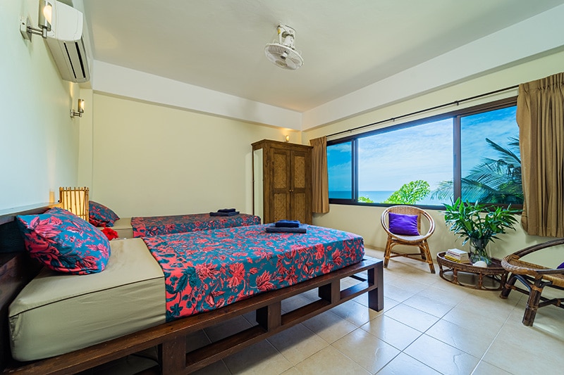 Twin bedroom Koh Phangan white azure villa